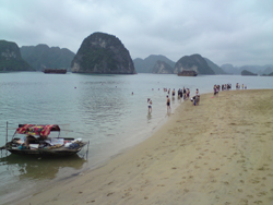 halong bay beach